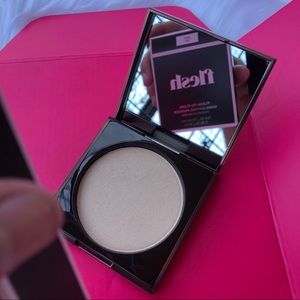 FLESH TO FLESH Highlighting Powder in Shade ‘Jump’
